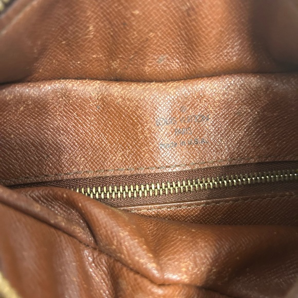 Guaranteed Authentic Vintage LV Boulange over the shoulder bag - Picture 5 of 11